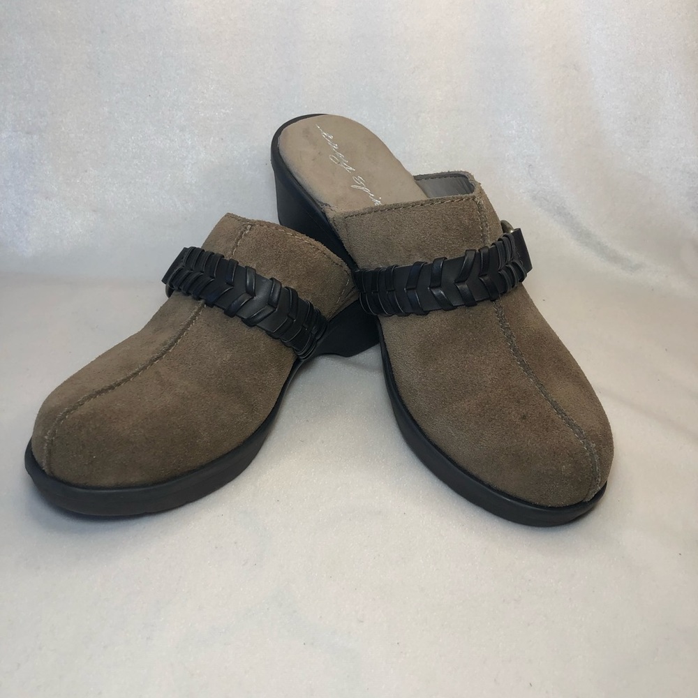 Women’s Easy Spirit Pierson Brown Faux Suede Mule/Clog Brown Braid Size 6 M